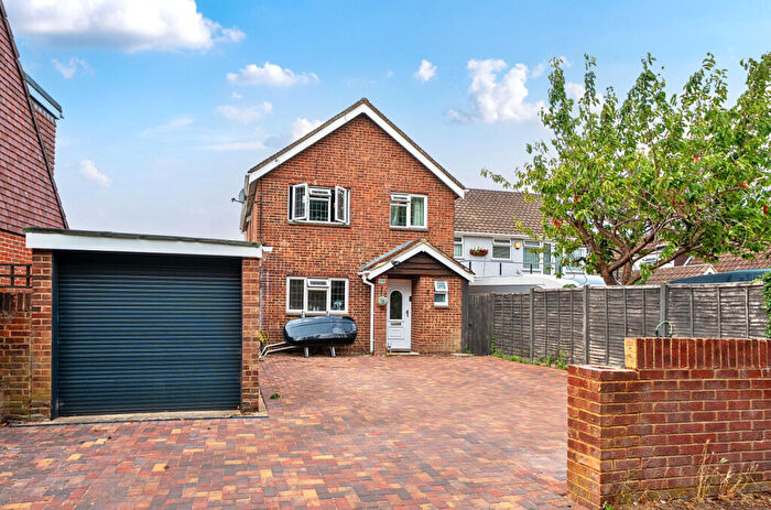 4 Bedroom Detached House For Sale In Old Chapel Lane, Ash, Surrey, GU12