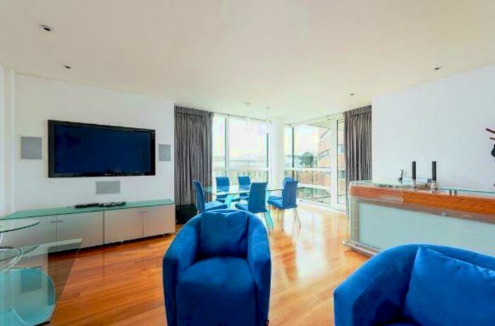 3 Bedroom Apartment To Rent In Marylebone Road, Marylebone, London, NW1