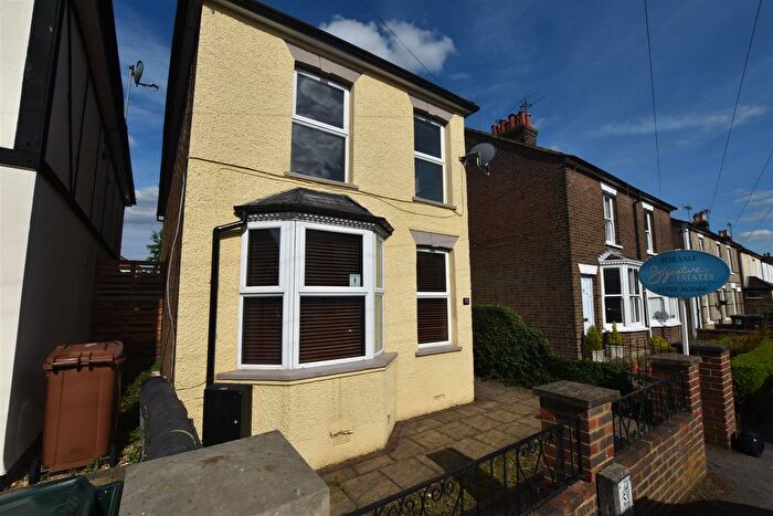 2 Bedroom Property To Rent In Adrian Road, Abbots Langley, Hertfordshire, WD5