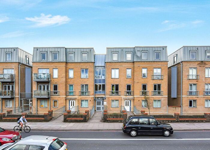 1 Bedroom Flat To Rent In Seven Sisters Road, Finsbury Park, London, N4