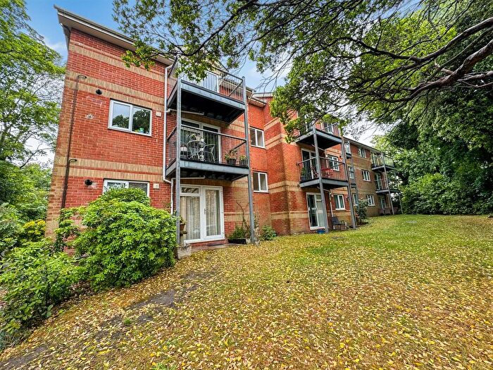 2 Bedroom Flat To Rent In St. Osmunds Road, Poole, BH14