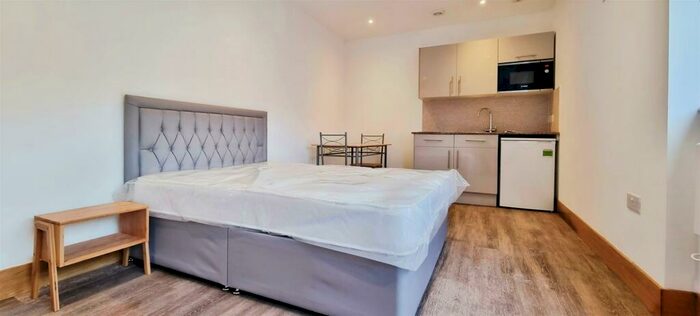 Flat To Rent In Colindale Avenue, Colindale, NW9