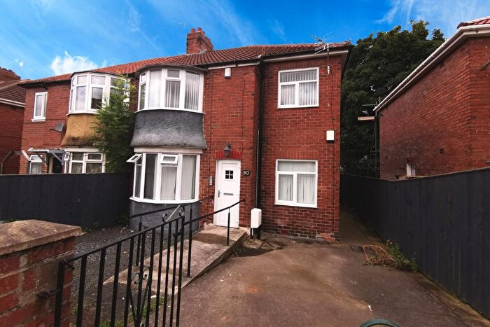 3 Bedroom Flat To Rent In Howdene, Newcastle Upon Tyne, NE15