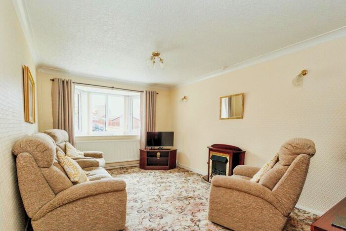 2 Bedroom Bungalow For Sale In Cumberland Drive, Royton, Oldham, Greater Manchester, OL2