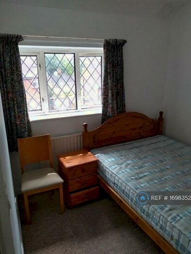 4 Bedroom Semi-Detached House To Rent In Roundhill Way, Guildford, GU2