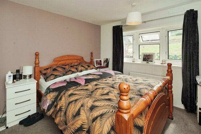 2 Bedroom Detached Bungalow For Sale In Court Farm Road, Newhaven, BN9