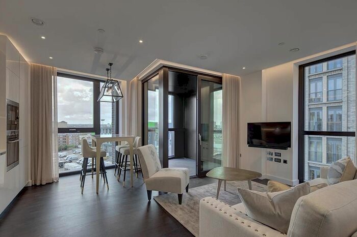 2 Bedroom Flat To Rent In Charles Clowes Walk, London, SW8
