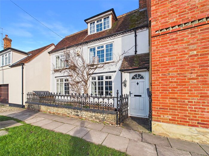3 Bedroom Terraced House For Sale In Churchway, Haddenham, Aylesbury, HP17