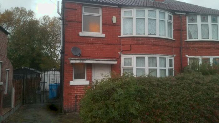 4 Bedroom Semi-Detached House To Rent In Mornington Crescent, Manchester, M14