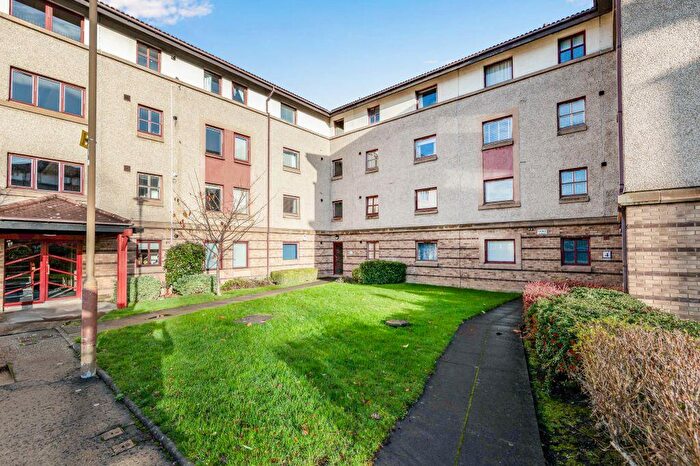 2 Bedroom Flat For Sale In / North Werber Place, Fettes, Edinburgh, EH4