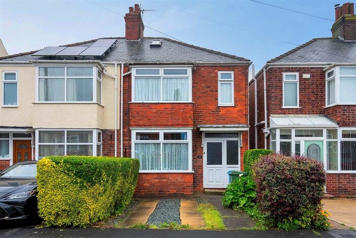 3 Bedroom Semi-Detached House To Rent In Lascelles Avenue, Withernsea, HU19