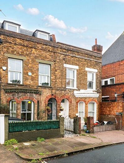 4 Bedroom Terraced House For Sale In Bythorn Street, London, SW9