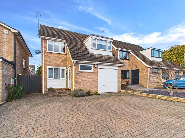 4 Bedroom Detached House For Sale In Cromwell Avenue, Thame, Oxfordshire, OX9
