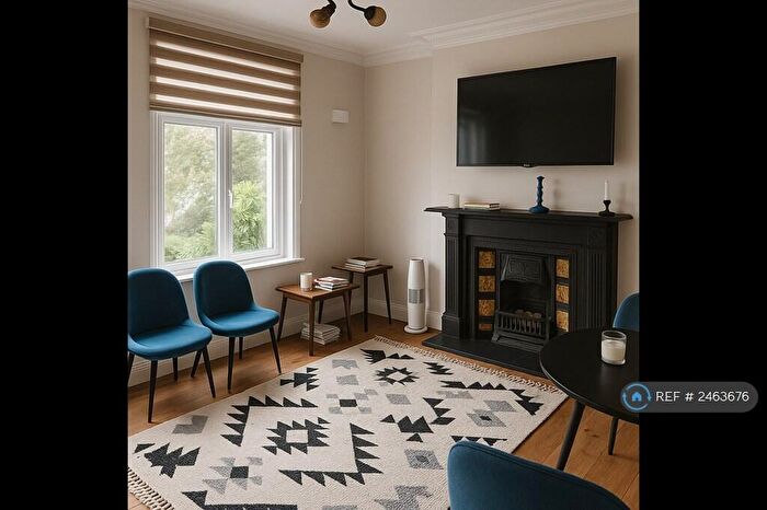 2 Bedroom Maisonette To Rent In Colney Hatch Lane, London, N10