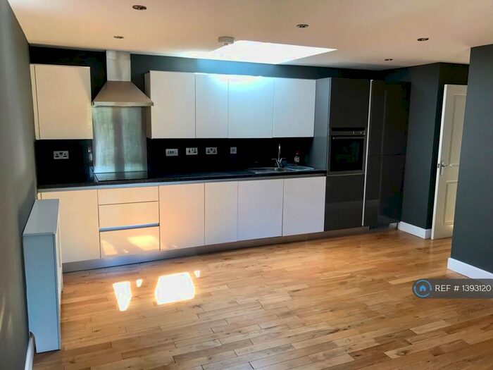 2 Bedroom Detached House To Rent In Hazen Road, West Malling, ME19