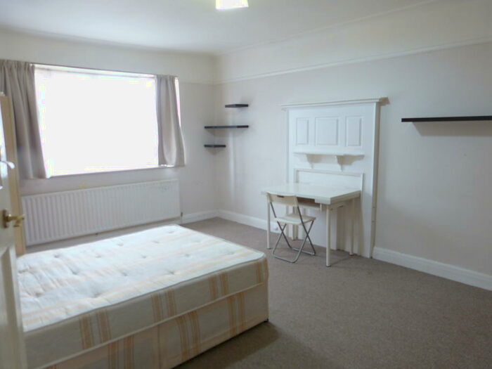 Property To Rent In Oakfields Road, London, NW11