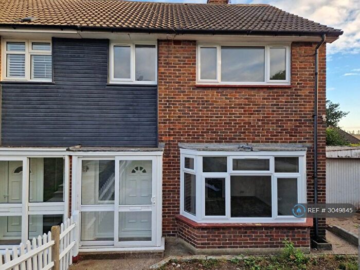 3 Bedroom End Of Terrace House To Rent In Court Road, Dartford, DA2