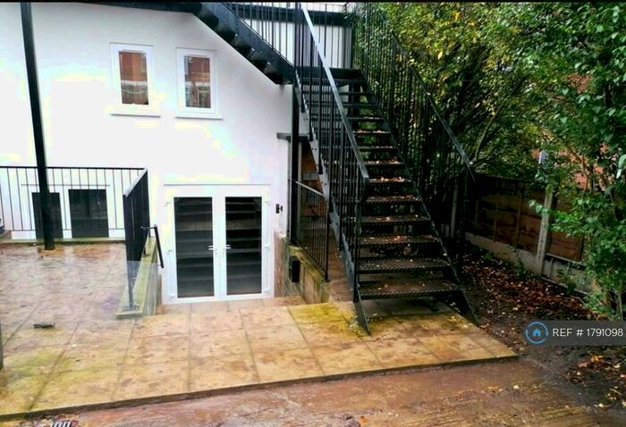 2 Bedroom Flat To Rent In Offerton, Stockport, SK1