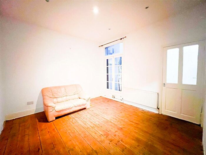4 Bedroom Terraced House To Rent In Sunnyside Road, London, E10