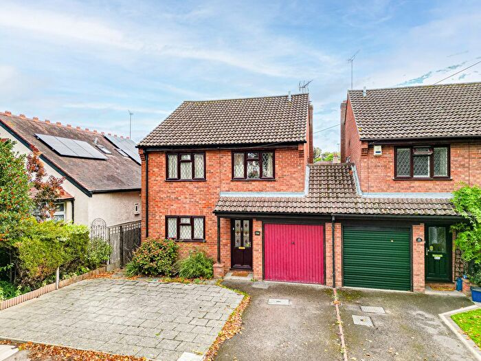 4 Bedroom Link Detached House For Sale In Station Road, Leigh-On-Sea, SS9