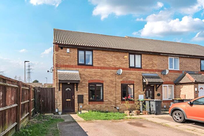 2 Bedroom End Of Terrace House For Sale In Poppyfields, Bedford, MK41