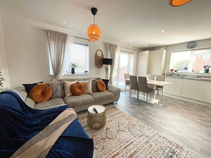 2 Bedroom Flat To Rent In Redhill Road, Northfield, B31