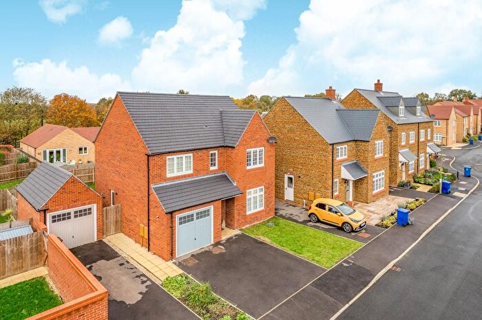 3 Bedroom Detached House For Sale In Banbury, Oxfordshire, OX16