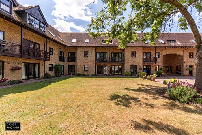 2 Bedroom Flat For Sale In Bridgefoot, St. Ives, Cambridgeshire, PE27