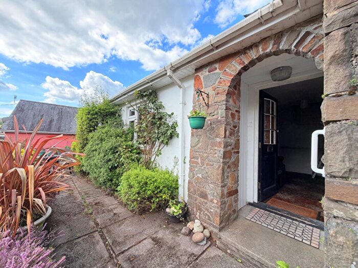3 Bedroom Bungalow For Sale In Garreg Side, Bridgend, CF32