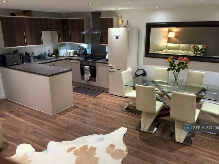 2 Bedroom Flat To Rent In Craven Park, London, NW10