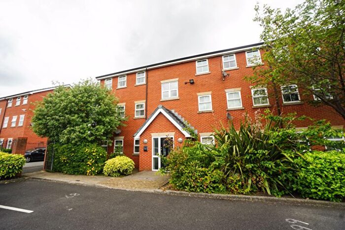 2 Bedroom Flat To Rent In Milner Street, Radcliffe, Manchester, M26