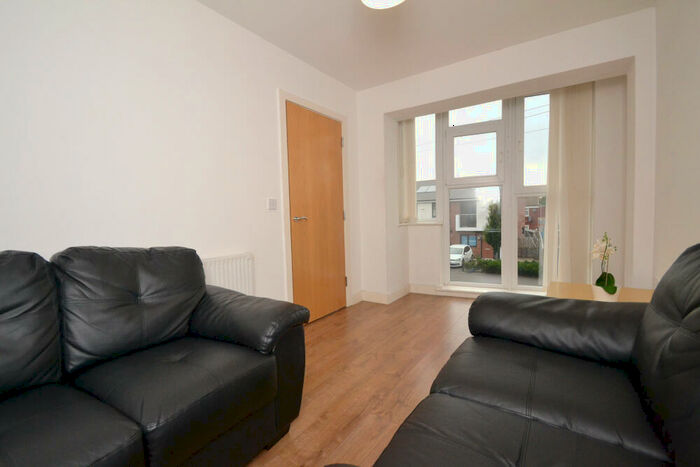 5 Bedroom Terraced House To Rent In Plymouth View, Ardwick, Manchester, M13