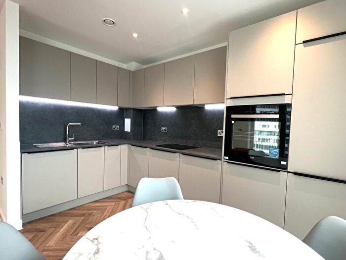 2 Bedroom Apartment To Rent In Addiscombe Road, Croydon, CR0