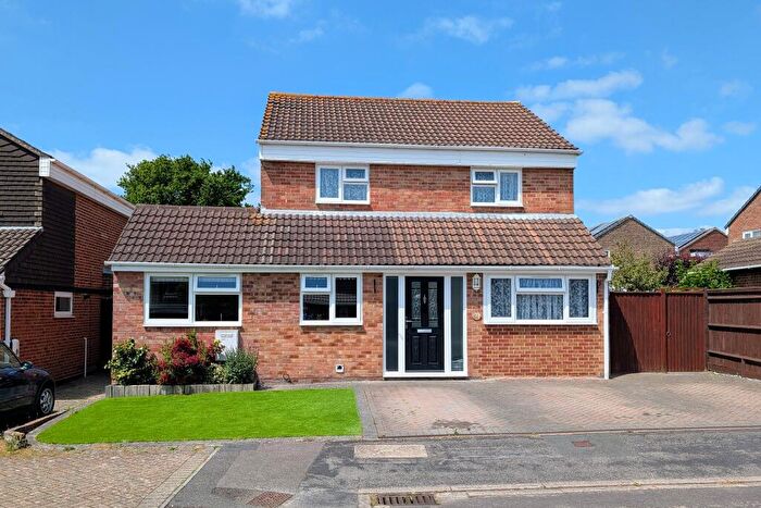 4 Bedroom Detached House For Sale In Sunbury Court, Fareham, PO15