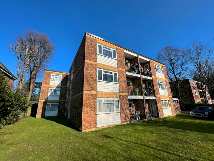 1 Bedroom Flat To Rent In Alexandra Road, Epsom, KT17