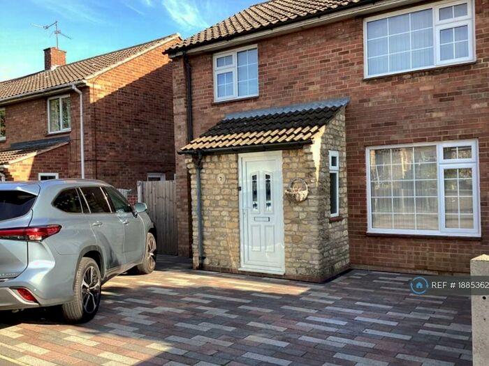 3 Bedroom End Of Terrace House To Rent In Granby Close, Corby, NN18