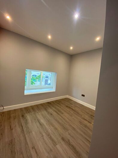1 Bedroom Flat To Rent In Earls Court Road, London, SW5