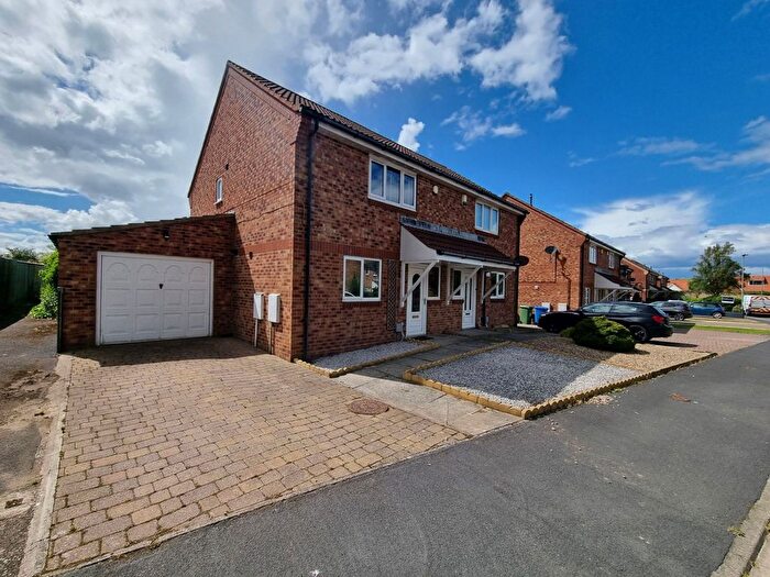 3 Bedroom Semi-Detached House To Rent In Drake Close, Whitby, YO21