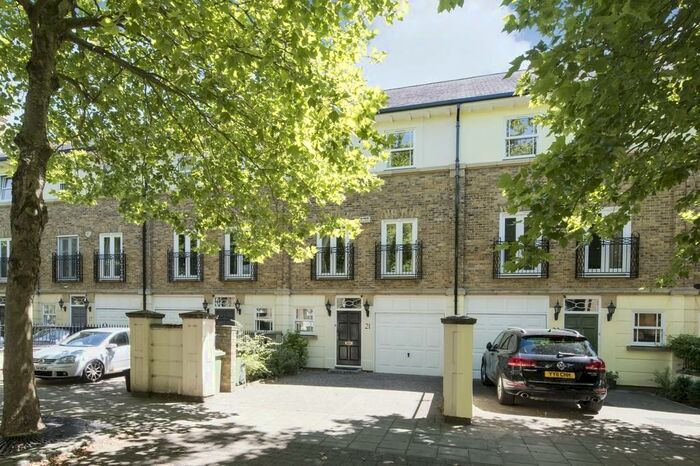 4 Bedroom Link Detached House To Rent In Wyatt Drive, Barnes, SW13