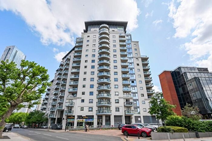 2 Bedroom Flat For Sale In City Tower, Limeharbour, Limeharbour, London, E14