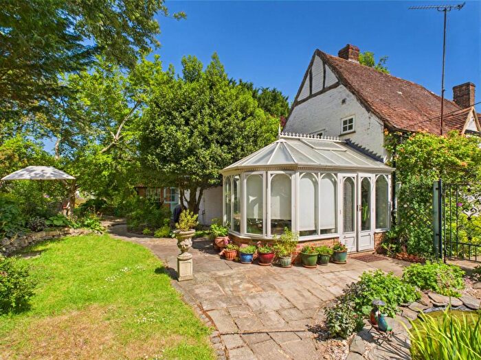 3 Bedroom Cottage For Sale In Lower Road, Stoke Mandeville, HP22