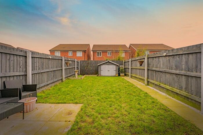 3 Bedroom End Of Terrace House For Sale In Lime Oval, Raunds, NN9