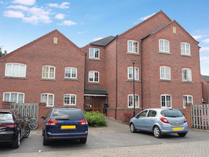 2 Bedroom Flat To Rent In Brookfield Court, Alcester Road, Stratford-upon-Avon, CV37