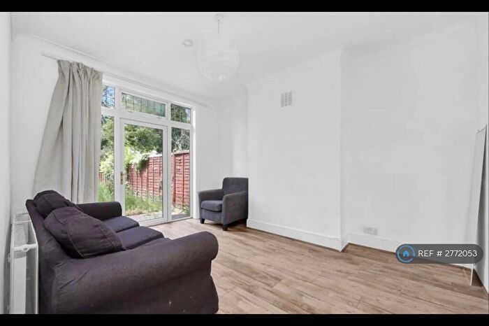 4 Bedroom Semi Detached House To Rent In Hanover Road, London, NW10