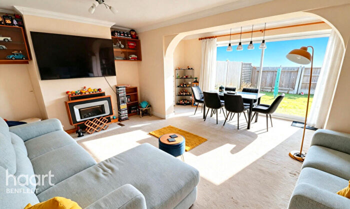3 Bedroom Semi-Detached House For Sale In Mandeville Way, Benfleet, SS7