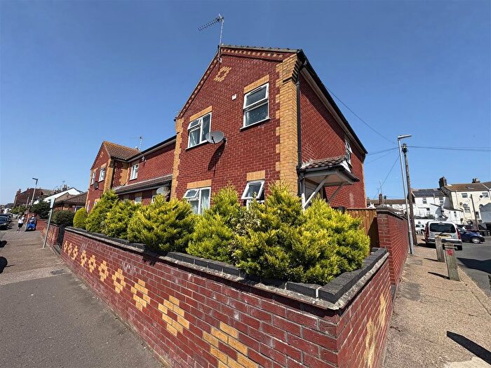 3 Bedroom End Of Terrace House To Rent In Albion Road, Great Yarmouth, NR30