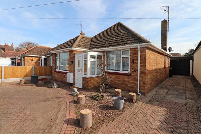 2 Bedroom Bungalow To Rent In Cloes Lane, Clacton-on-Sea, CO16