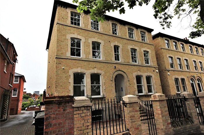 1 Bedroom Flat To Rent In The Crescent, Smalley House, MK40