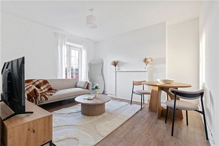 3 Bedroom Apartment For Sale In Kennington Oval, London, SE11