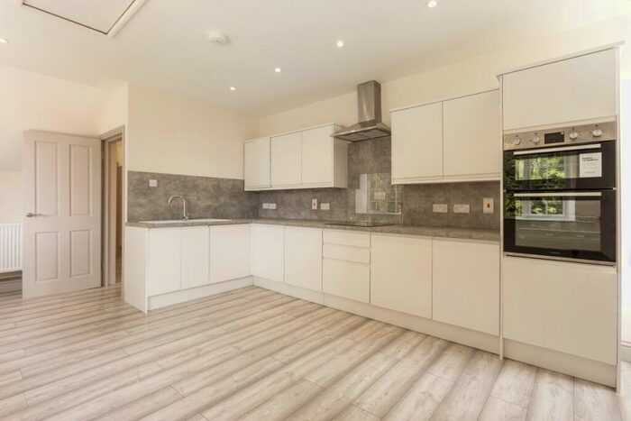 2 Bedroom Apartment To Rent In The Gatehouse Horton Hill, BS37